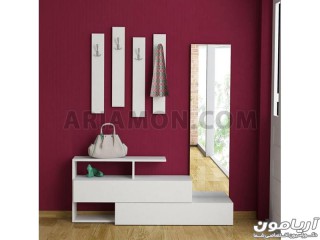 جاکفشی و آینه قدی